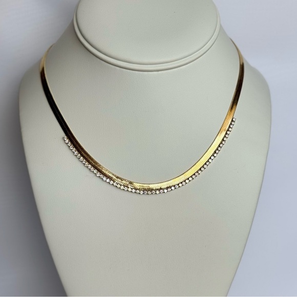 Classy Gold Plated Rhinestone Simple Choker Necklace - Picture 2 of 5